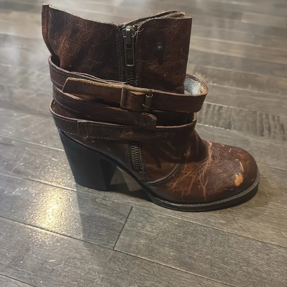 Vintage Brown Leather Boots - Picture 6 of 12